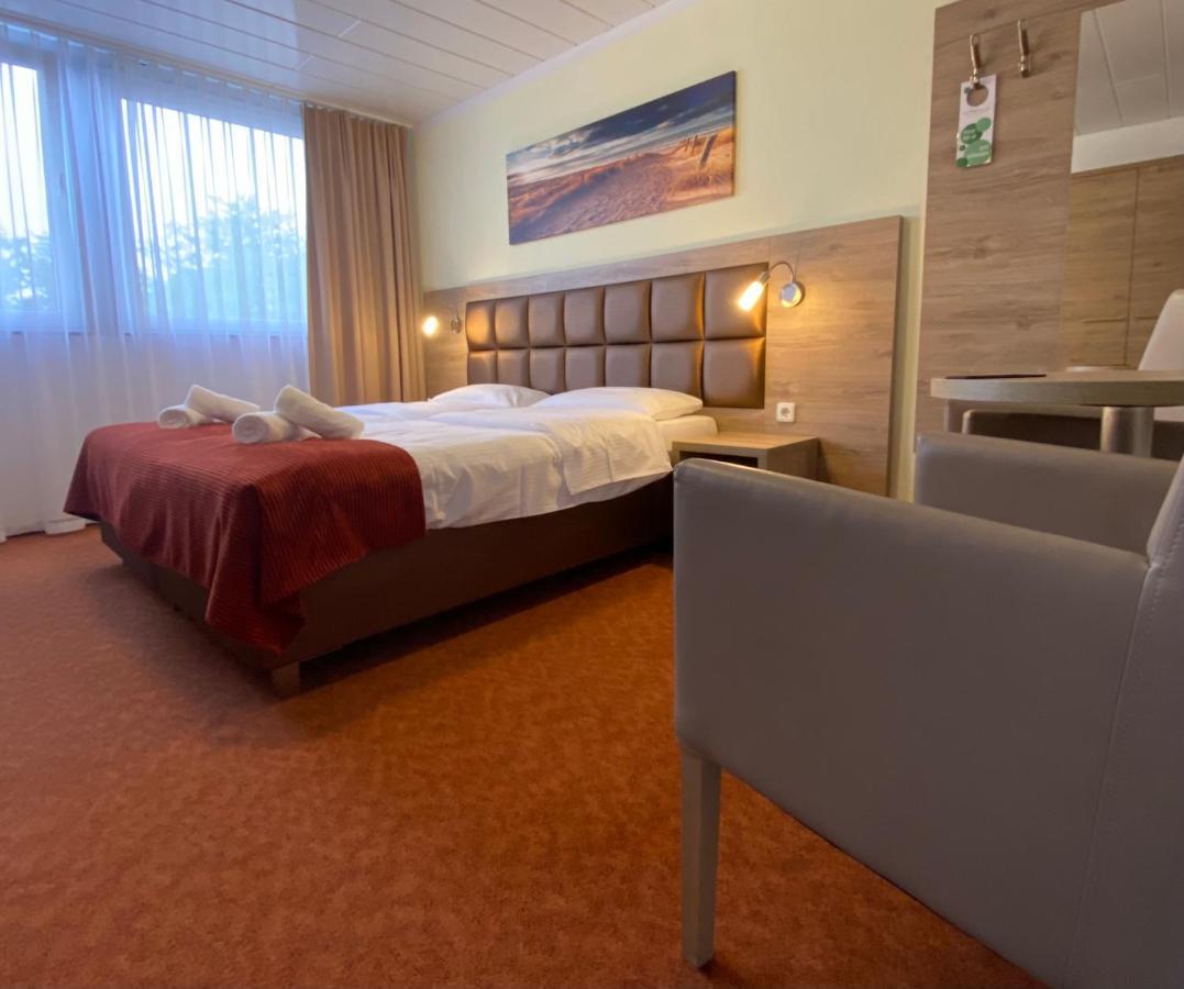 Strand Hotel Nordsee, Hotel Deichlaeufer Tossens Eksteriør billede