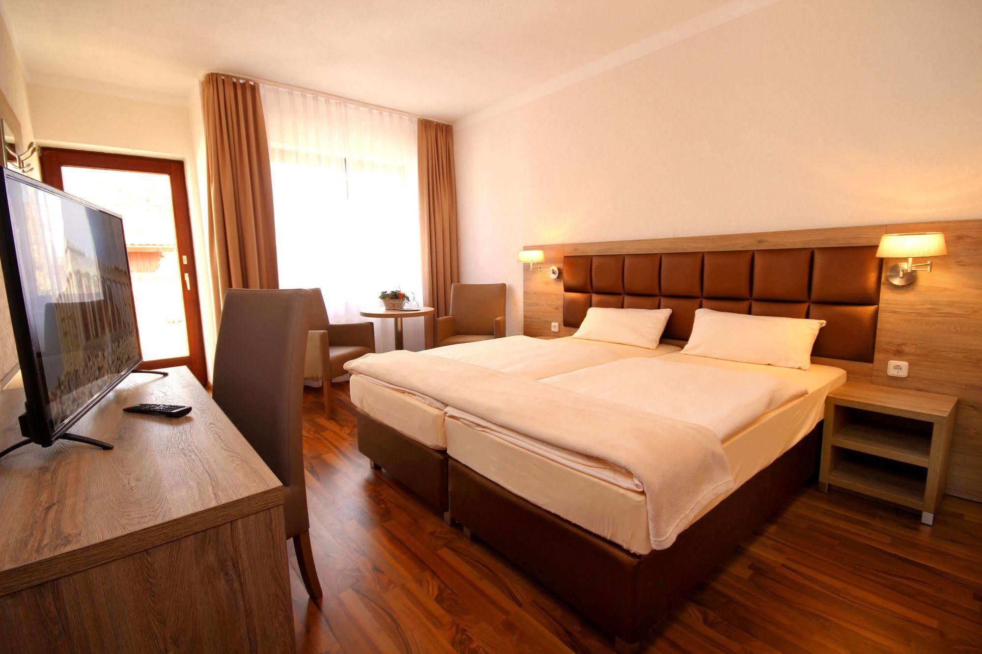 Strand Hotel Nordsee, Hotel Deichlaeufer Tossens Eksteriør billede